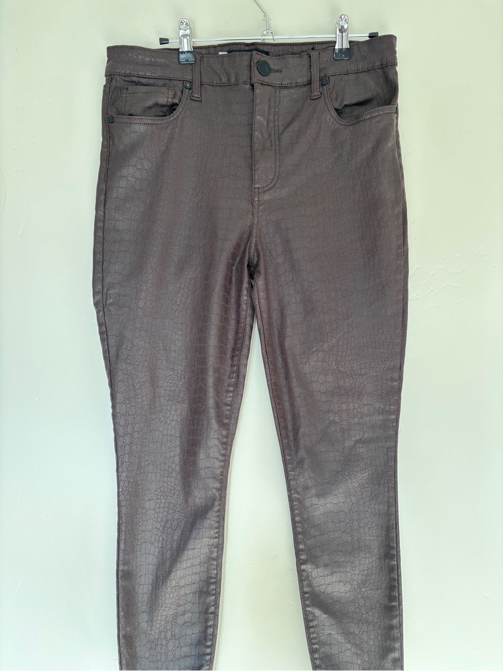 Kut from the Kloth Brown Croc-Embossed Skinny Pants - Picture 3 of 3